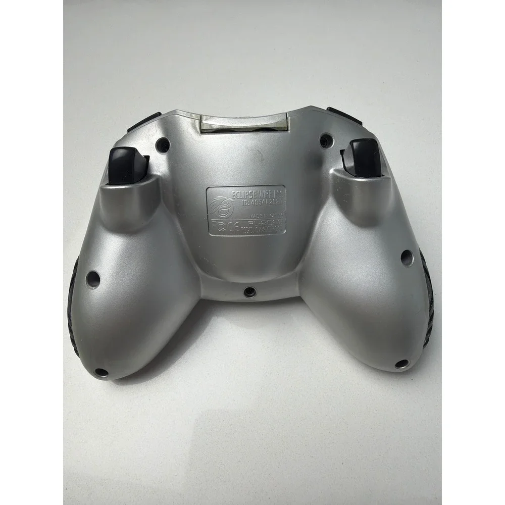 Pelican Eclipse II Wireless Controller for Original Xbox Silver PL-2020